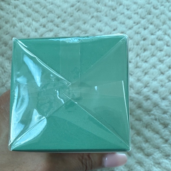 La Mer Regenerating Serum-collagen in a bottle! - Picture 2 of 3